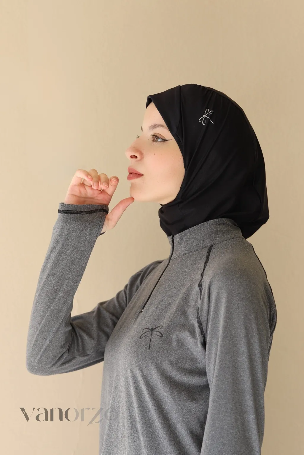 قميص رياضي طويل للنساء (Tunic) – تصميم محتشم وعصري